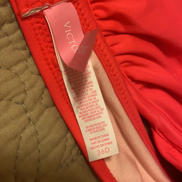 Swim suit - Picture 2 of 3